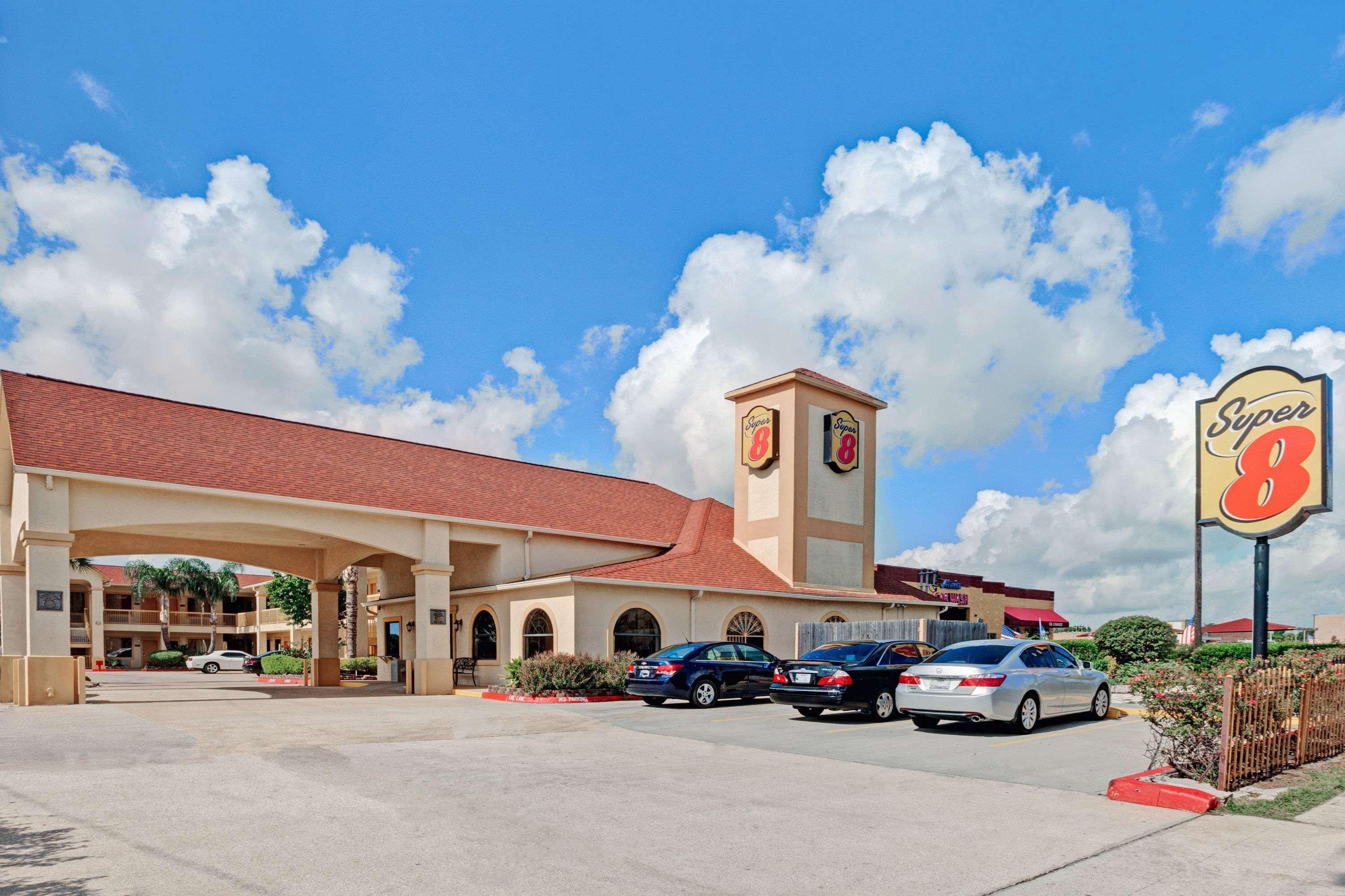 Super 8 By Wyndham Houston Hobby Airport South Hotel Exterior photo